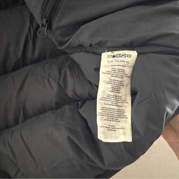 Filson Featherweight Down Puffer Vest Mens Large Faded Black Outdoor Minimalist - Picture 11 of 13